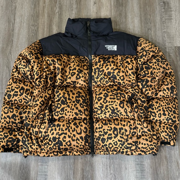 Vetements Logo Limited Edition Leopard Puffer Jacket Coat - Picture 6 of 16